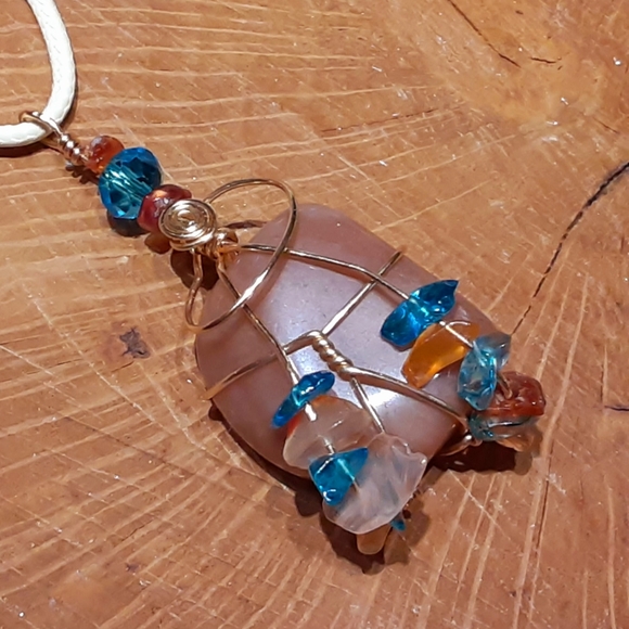 SOLD Boho Peach Moonstone Crystal Pendant Necklace - Picture 4 of 8